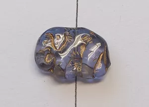 Korálek slon 15,7x22,5x6,2 mm světlý safír se zlatým listrem 1ks