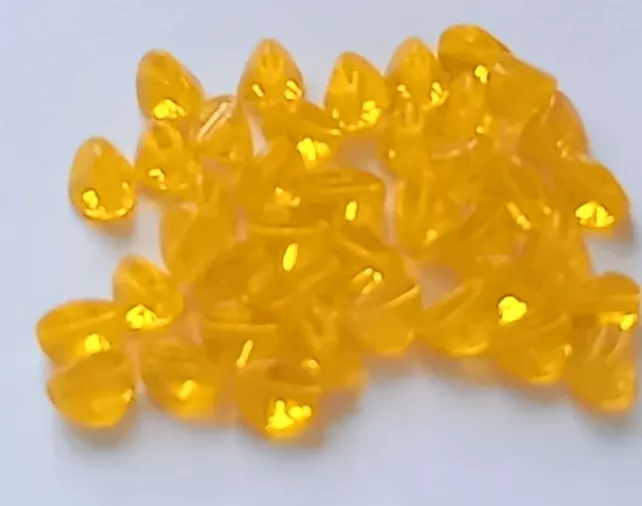 Korálky "pohanka" 5 mm žlutá 40 ks