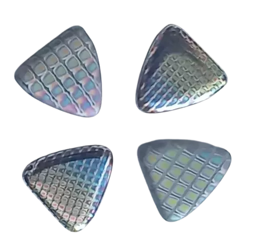 Korálky trojúhelník 16 mm - šupinový vzor platina - sada 4 ks