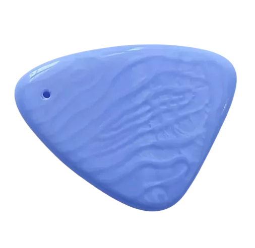 Netradiční trojúhelník 43,5x32x4,6 mm mramorovaný světle modrý 1ks