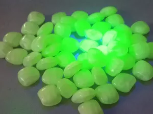 Béžové tvarové korálky z uranového skla - různé odstíny