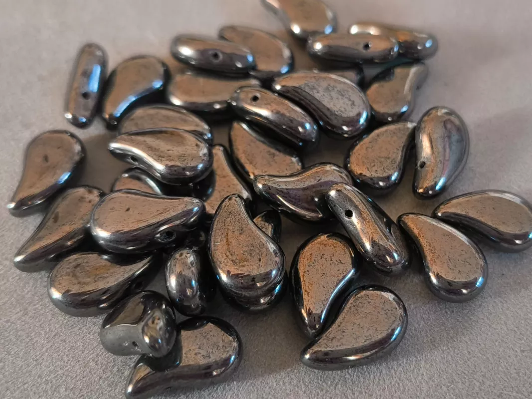 Korálek lísteček 15x9 mm metalické