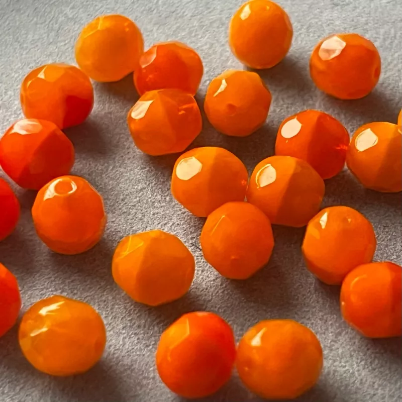 Korálky broušené 8mm sytá mix červená/oranžová 28ks