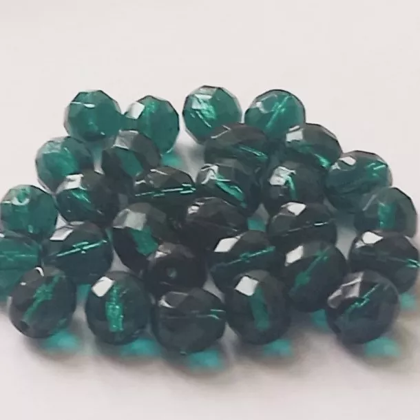 Korálky broušené 8mm tmavý emerald 28 ks