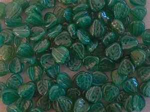 Korálky lístečky 9x8 mm - tmavý tyrkys míchaný mix