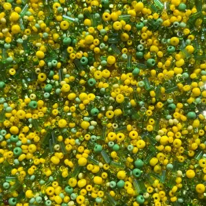 Korálky rokajl 11/0 - 8/0 + čípky 5mm mix žluto - zelený 50 g