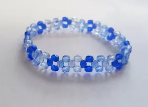 Náramek z broušených českých skleněných korálků safír 