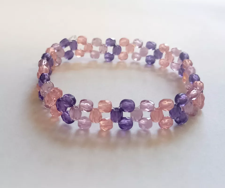 Náramek z broušených českých skleněných korálek rosa/ametyst