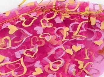 Organzový pytlíček - zlatý potisk - srdce - 7 x 9 cm