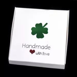 Papírová dárková krabička - čtyřlístek "Handmade with love" - 8,5 x 8,5 x 1 cm