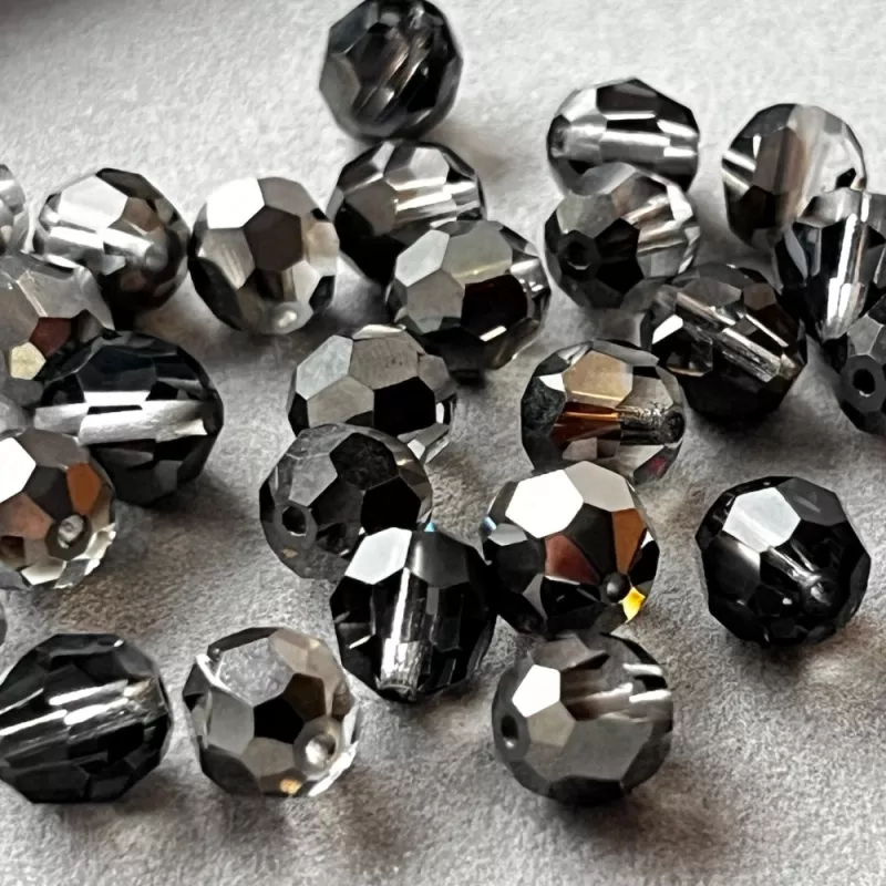 Preciosa MC perle kulatá 8 mm Crystal Labrador 28 ks