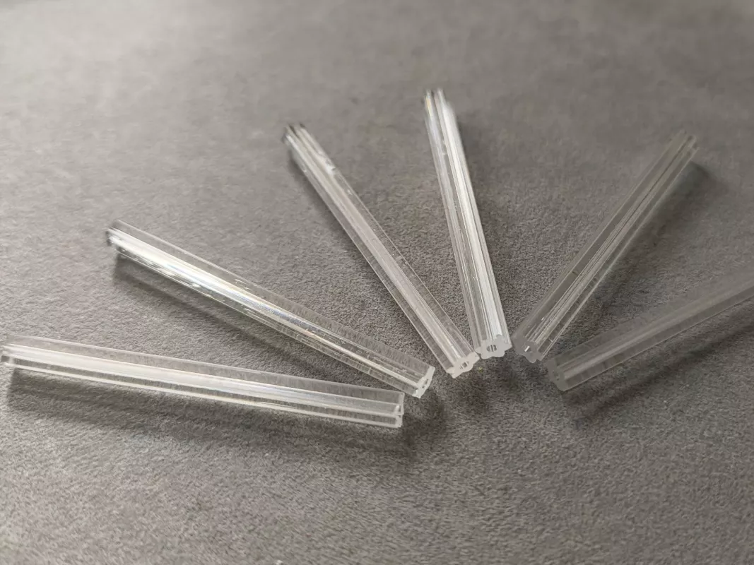 Sekané tyčinky krystal cca 50x4 mm