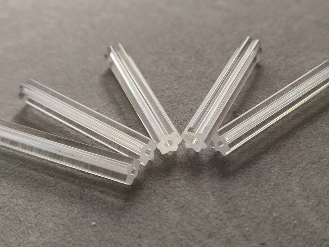 Sekané tyčinky krystal cca 30x4 mm