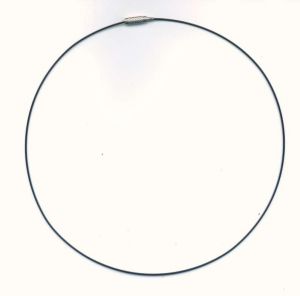 Kruh na krk šroubovací zapínání barva černá průměr 145cm 1ks.