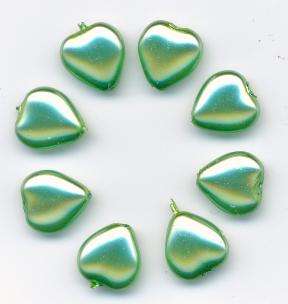 Korálky tvar 11x11mm srdce vosk zelená 8ks Firma Petr Machačka - výroba skleněné korálky