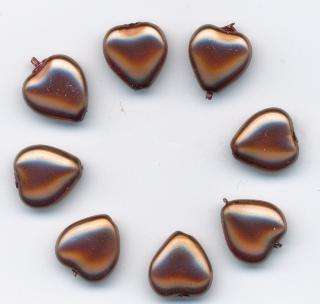 Korálky mačkané tvar 11x11mm srdce vosk barva bronz 8ks Firma Petr Machačka - výroba skleněné korálky