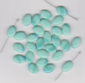 Korálky šváb 16x11x5 mm. Přetah zelené mix lesk 1KG cca 700 ks. I+IIj. Firma Petr Machačka - výroba skleněné korálky