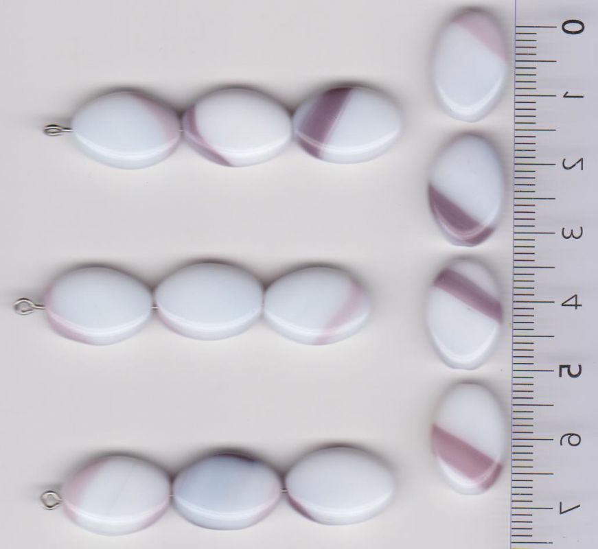 Korálky šváb 16x11x5 mm. Přetah alabastr fialová lesk 1KG cca 700 ks. Firma Petr Machačka - výroba skleněné korálky