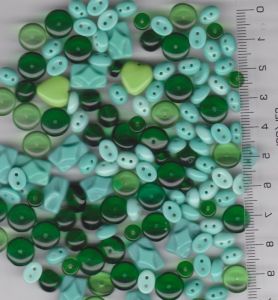 Korálky mix zelené odstíny různé tvary cca 150ks 100gr.