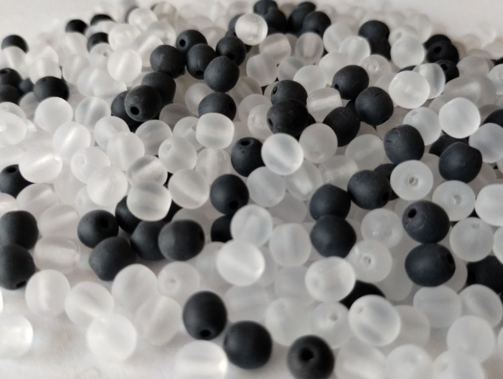 Korálky 5mm černá + krystal mat 100 g | E-koralky Firma Petr Machačka - výroba skleněné korálky