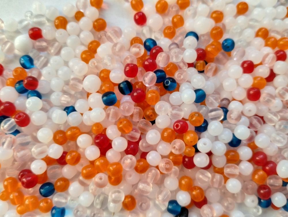 Korálky mix 3mm+ 4mm 100gr. Firma Petr Machačka - výroba skleněné korálky