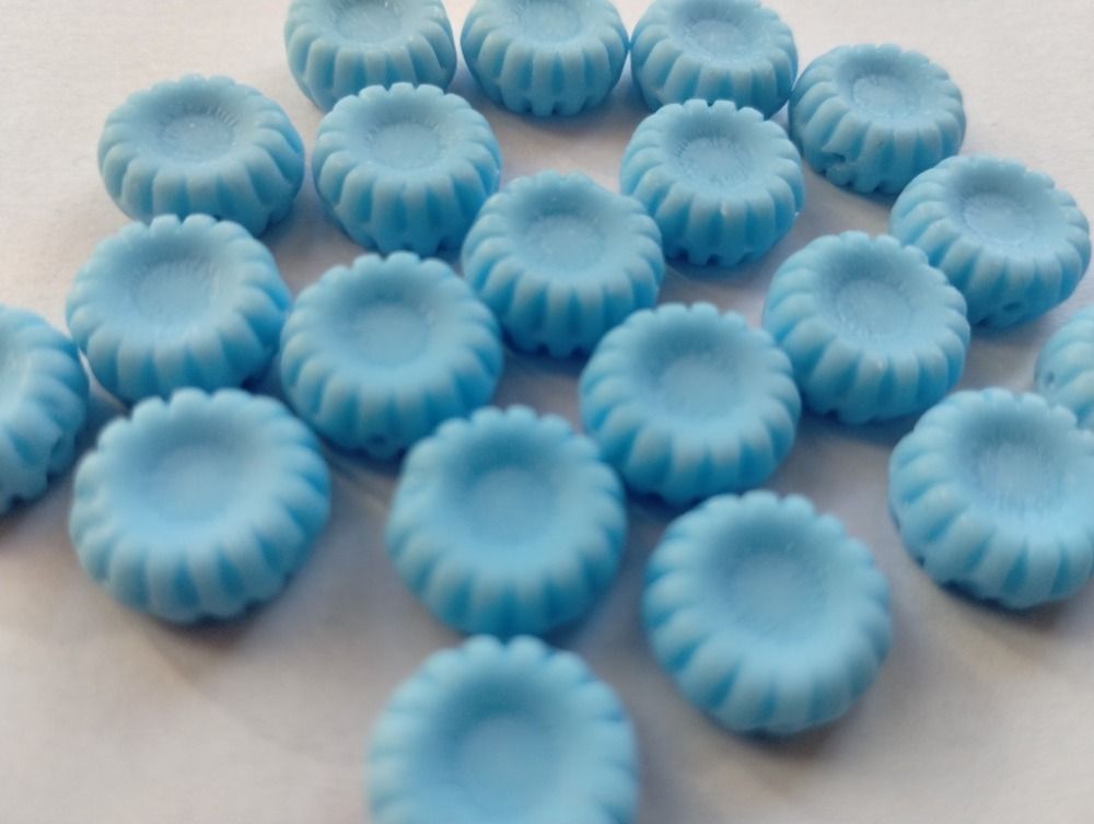 Korálky kytička 11/5 mm sv. modrá sytá (dírka z boku) 20ks Firma Petr Machačka - výroba skleněné korálky