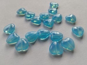 Skleněné korálky srdce 11x11 mm opál aqua 18ks