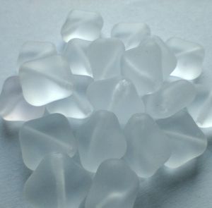 Korálky tvar čtvereček 9x9 mm povrch matný barva krystal II.j 20ks