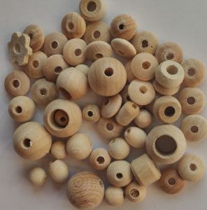 Český dřevěný mix korálků PRECIOSA  - různé tvary, 1-1,5 cm, 100 g