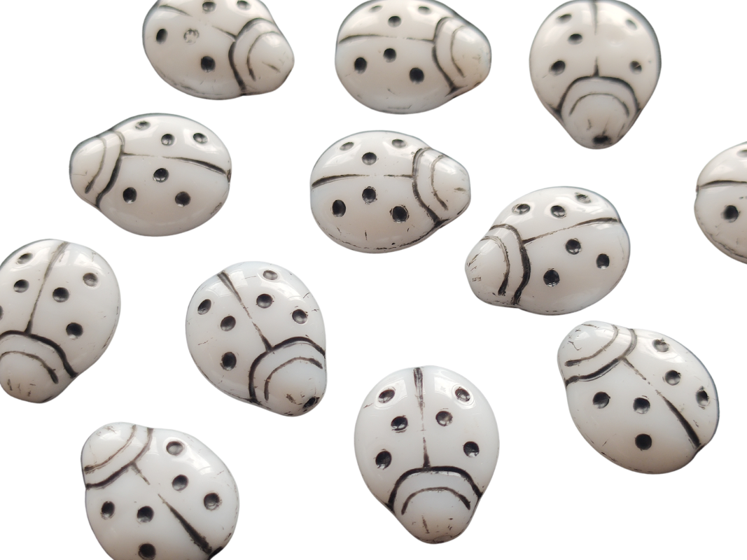 Korálky beruška 14x11 mm bílá
