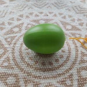 Plastové vajíčko na zavěšení 4 cm - zelené